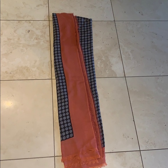 GAP Scarf - Picture 1 of 4